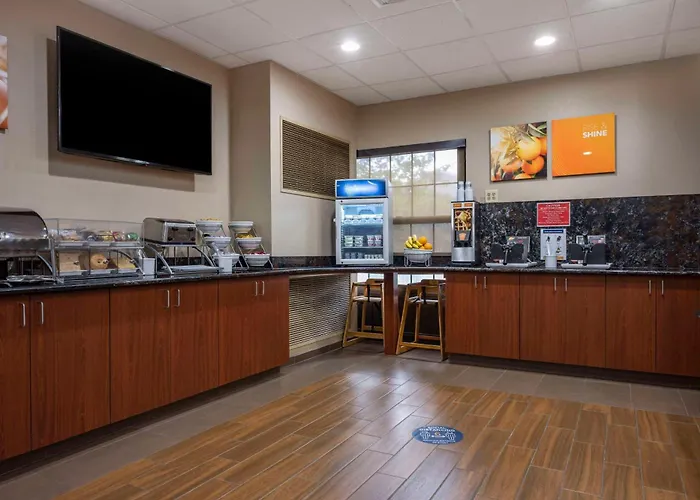 Comfort Suites Near Penn State - State College, Pa