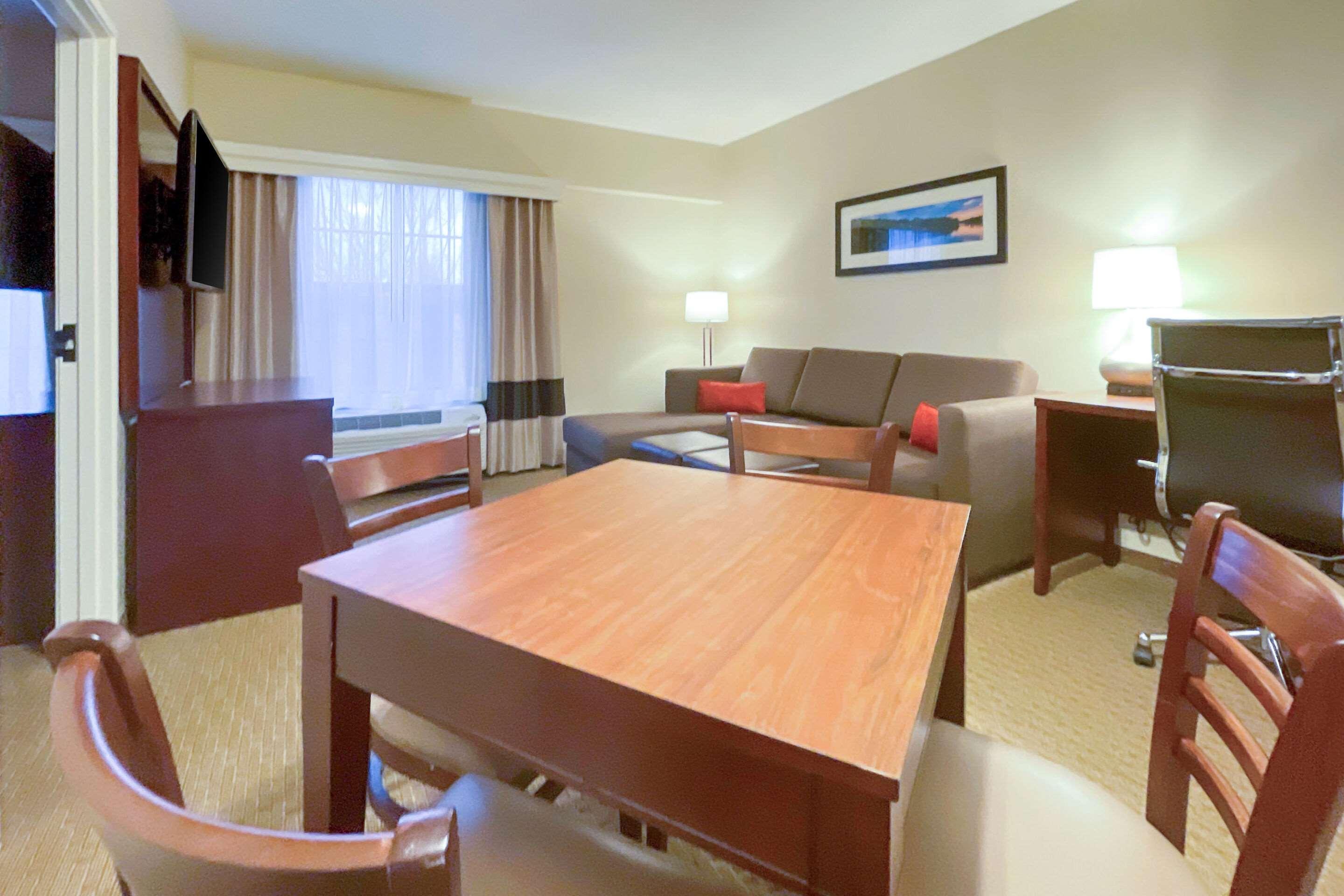 Hotel Comfort Near Penn State - State College, Pa 3*