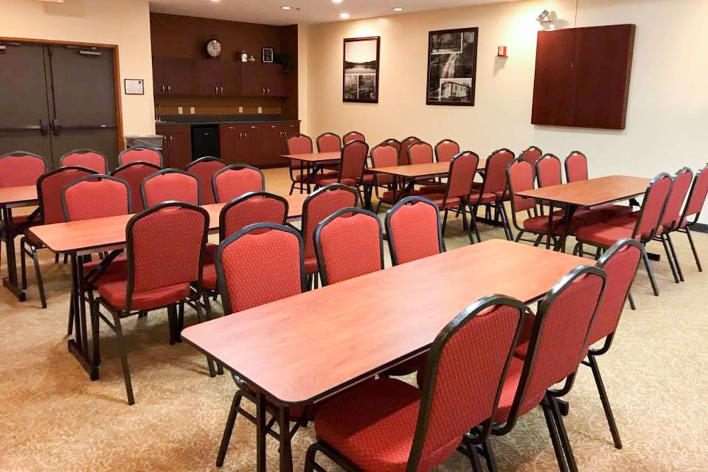 Hotel Comfort Near Penn State - State College, Pa 3*