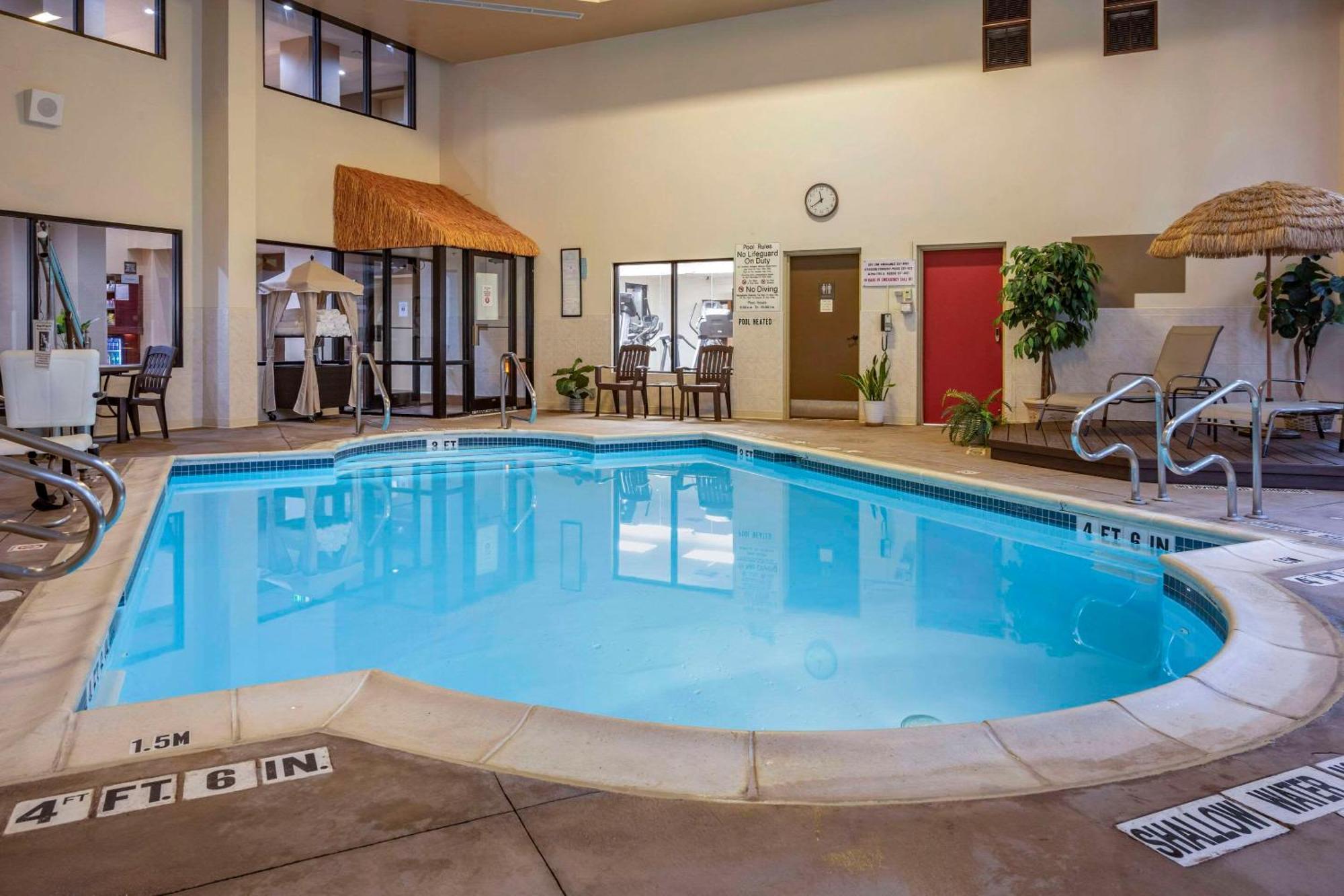 Hotel Comfort Near Penn State - State College, Pa 3*