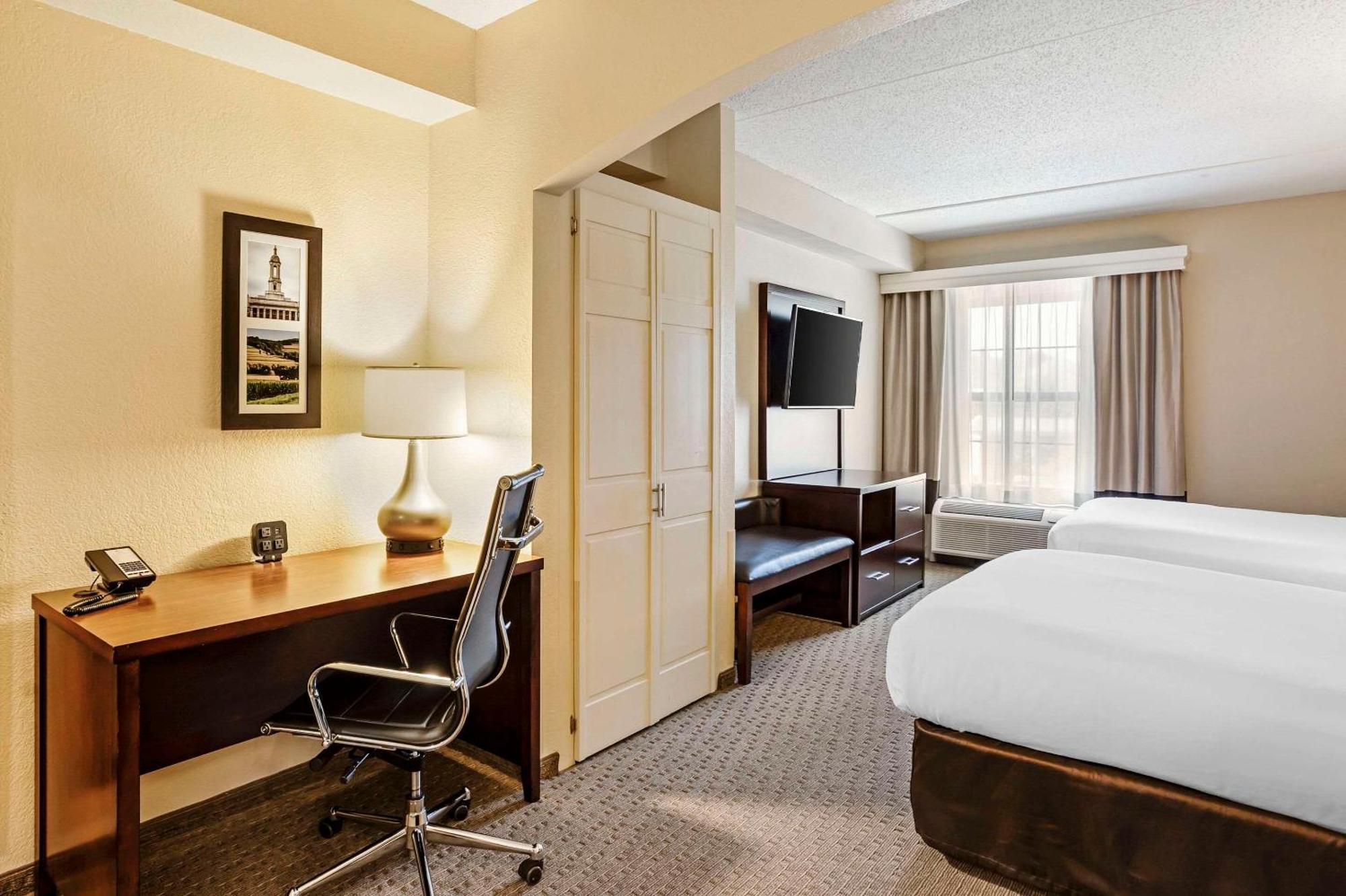 Hotel Comfort Near Penn State - State College, Pa