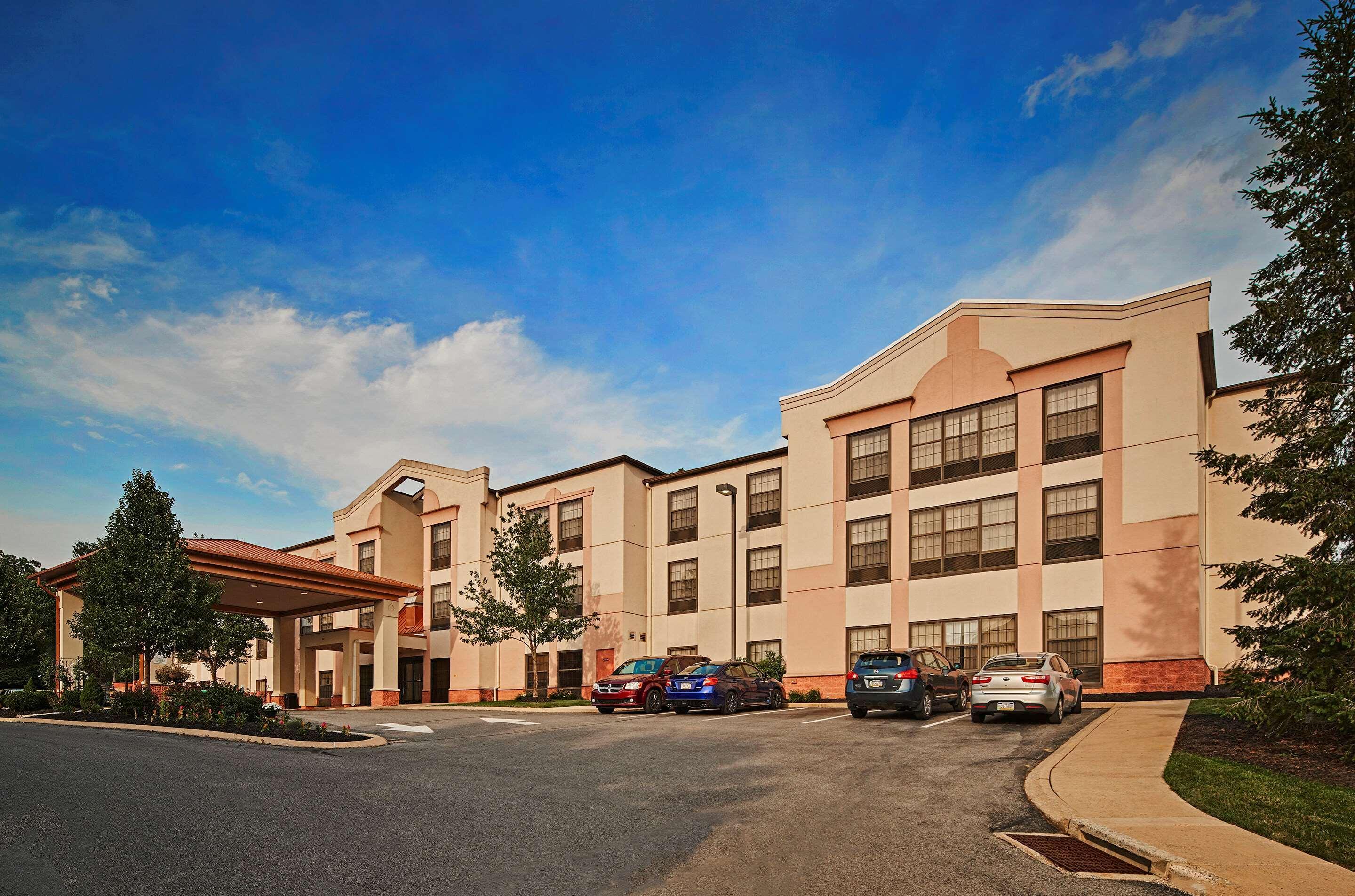 Hotel Comfort Near Penn State - State College, Pa