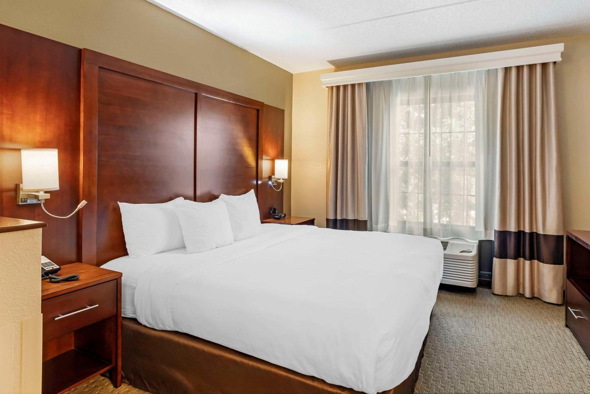 Hotel Comfort Near Penn State - State College, Pa 3*
